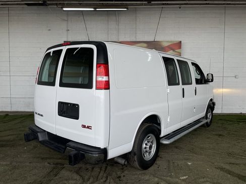 Used 2024 GMC Savana 2500 w/ Driver Convenience Package image 5