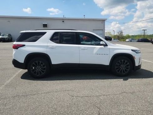 Used 2023 Chevrolet Traverse RS image 8