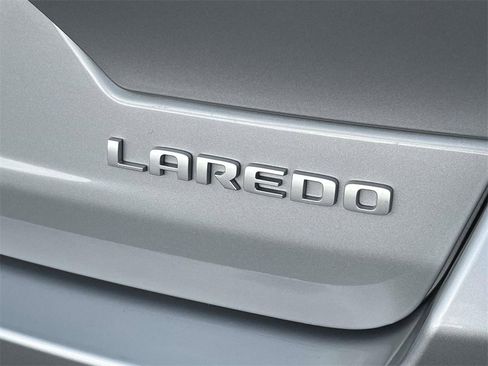 New 2025 Jeep Grand Cherokee Laredo w/ Luxury Tech Group I image 13