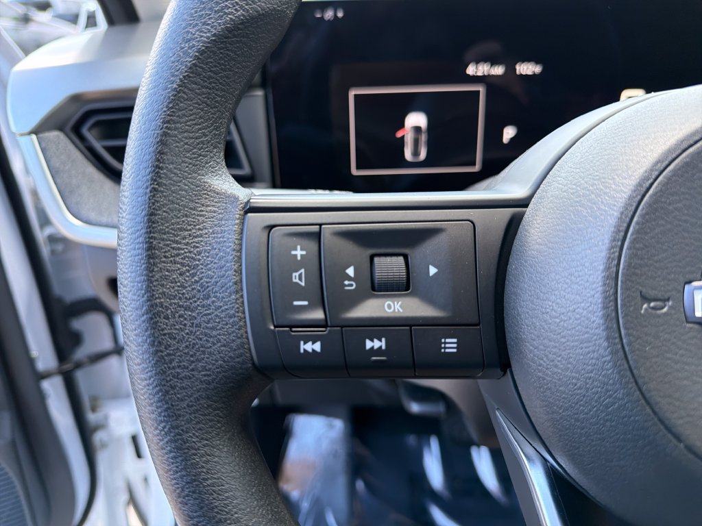 Certified 2025 Nissan Kicks SV FWD image 18