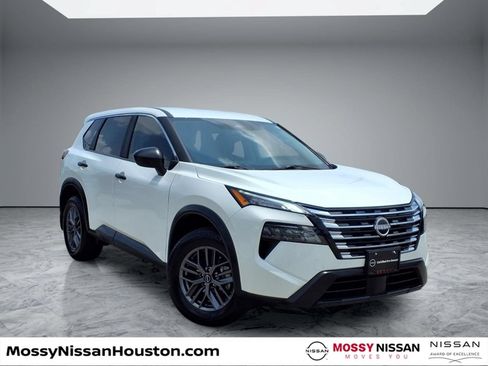 Used 2025 Nissan Rogue S FWD image 1