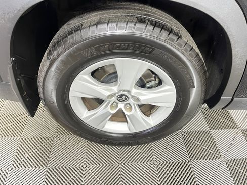 Used 2025 Toyota Grand Highlander FWD image 27