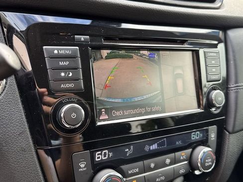 Used 2018 Nissan Rogue SL w/ Premium Package image 51