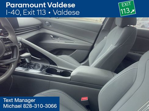 Used 2023 Hyundai Elantra SEL w/ Convenience Package image 3
