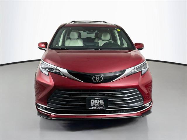 Certified 2026 Toyota Sienna Platinum AWD/4WD image 3