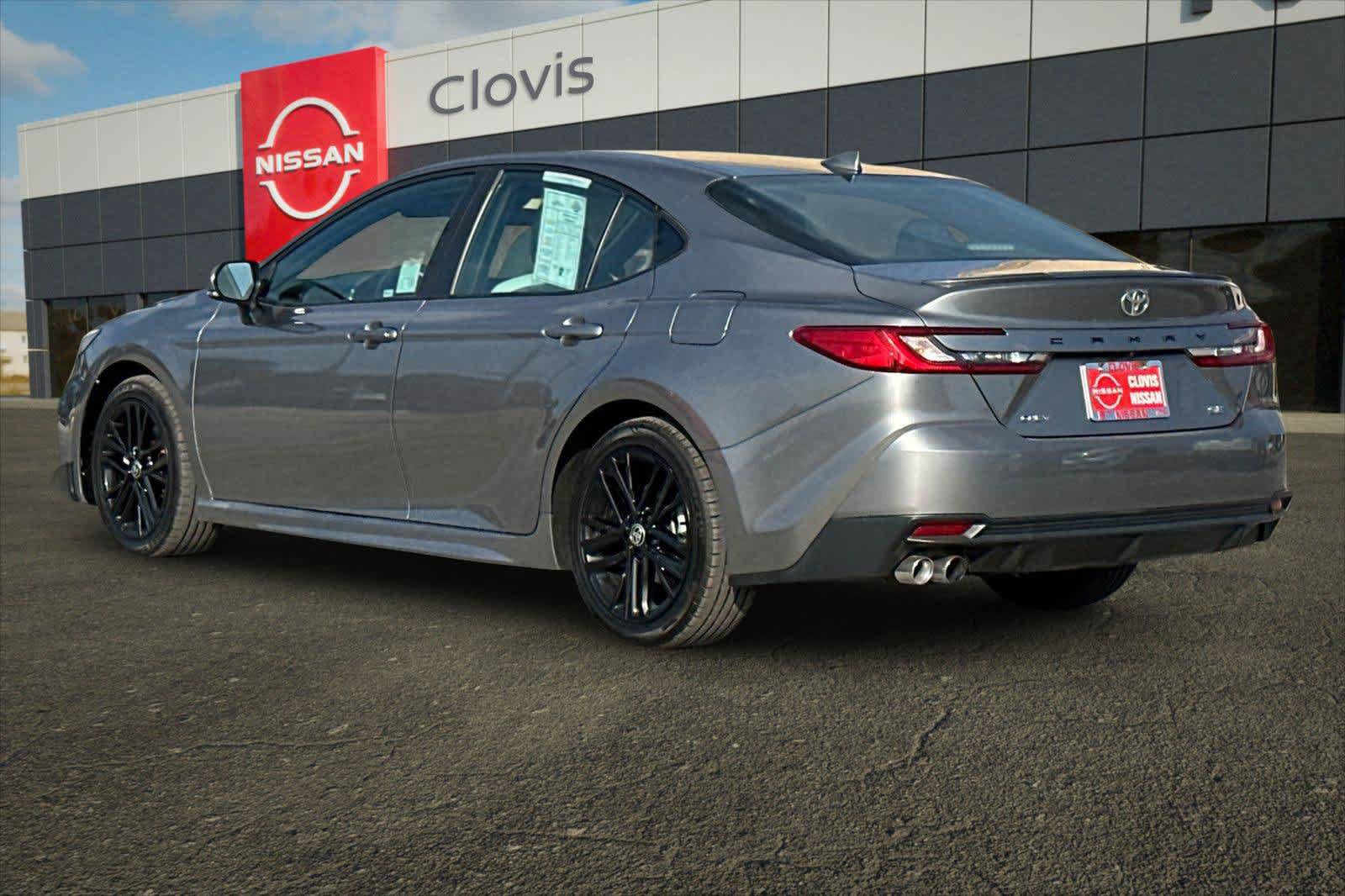 Used 2025 Toyota Camry SE FWD image 6