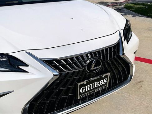 Used 2024 Lexus ES 350 Ultra Luxury w/ Accessory Package (Z2) FWD image 38