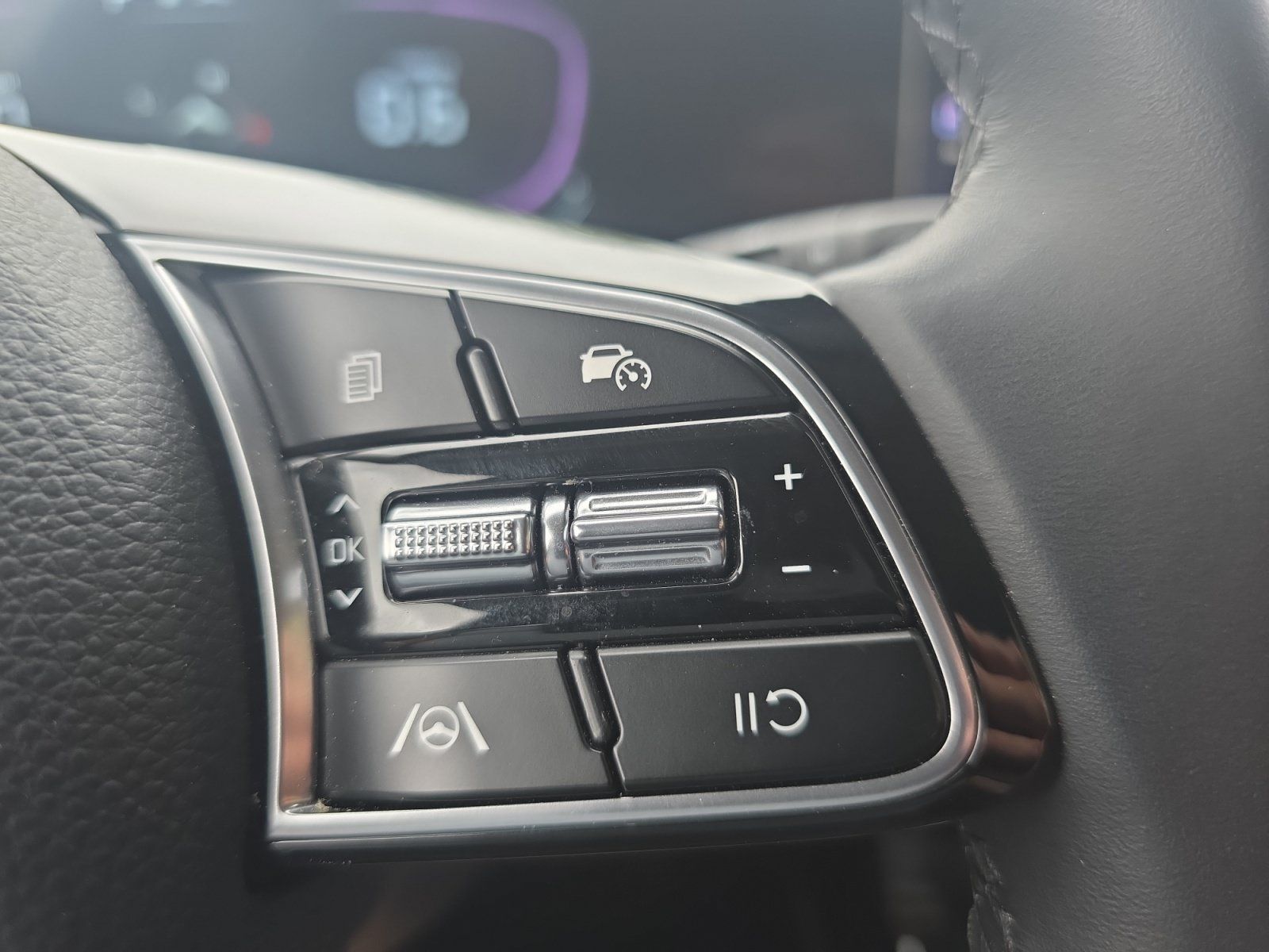 Certified 2025 Kia Seltos S AWD/4WD image 24