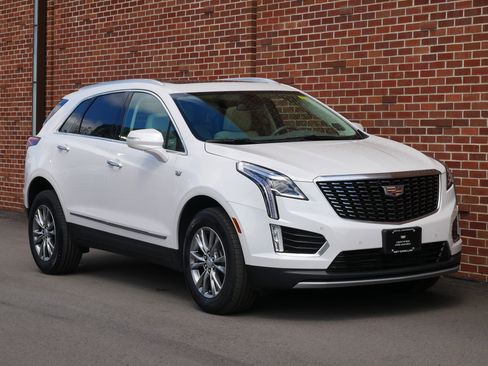 Certified 2022 Cadillac XT5 Premium Luxury w/ LPO, Floor Liner Package AWD/4WD image 27