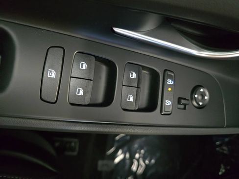 Used 2026 Hyundai Elantra SE FWD image 26