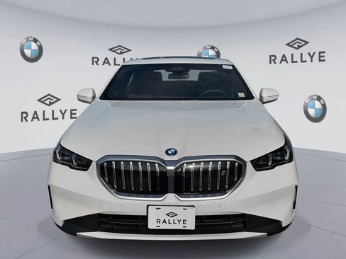 Certified 2025 BMW i5 xDrive40 w/ Premium Package AWD/4WD image 2
