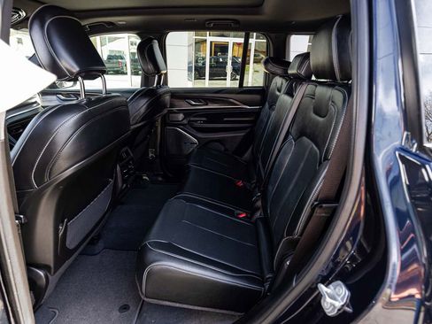 Used 2022 Jeep Grand Cherokee Overland image 19