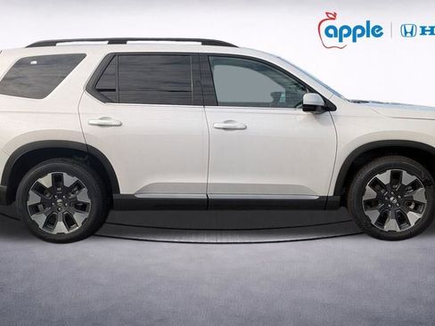 New 2026 Honda Pilot Elite image 2