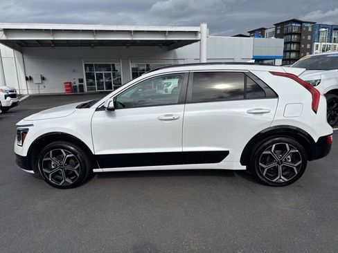 Certified 2023 Kia Niro EX Touring image 9
