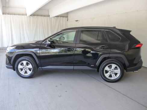 Used 2021 Toyota RAV4 XLE w/ Convenience Package AWD/4WD image 25