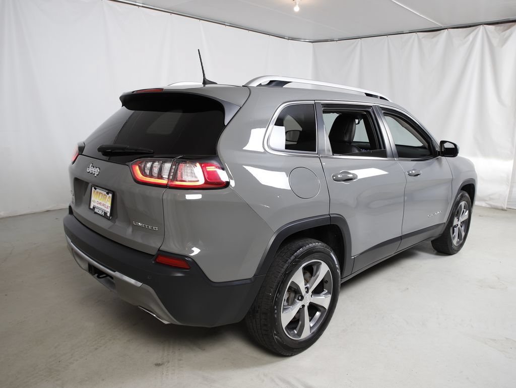 Used 2019 Jeep Cherokee Limited w/ Trailer Tow Group AWD/4WD image 3