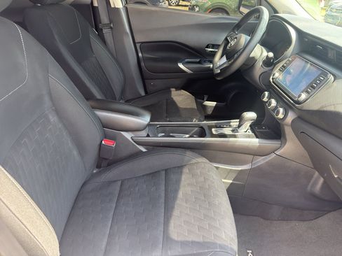 Used 2024 Nissan Kicks SV FWD image 13