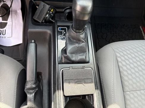 Used 2020 Toyota Tacoma SR w/ SX Package AWD/4WD image 18