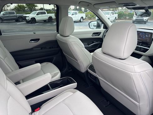 New 2026 Nissan Pathfinder SL w/ SL Premium Package image 24