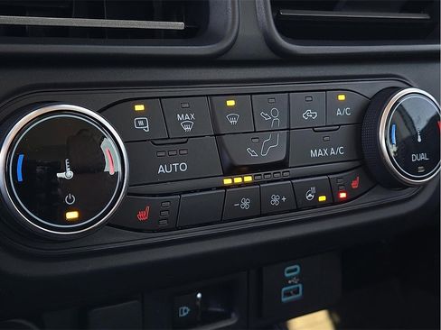 Used 2024 Ford Maverick Lariat image 15