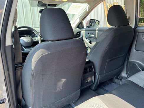 Used 2025 Nissan Rogue SV FWD image 29