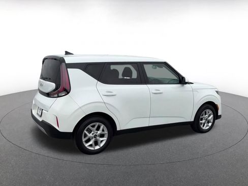 Used 2025 Kia Soul LX w/ LX Technology Package image 14