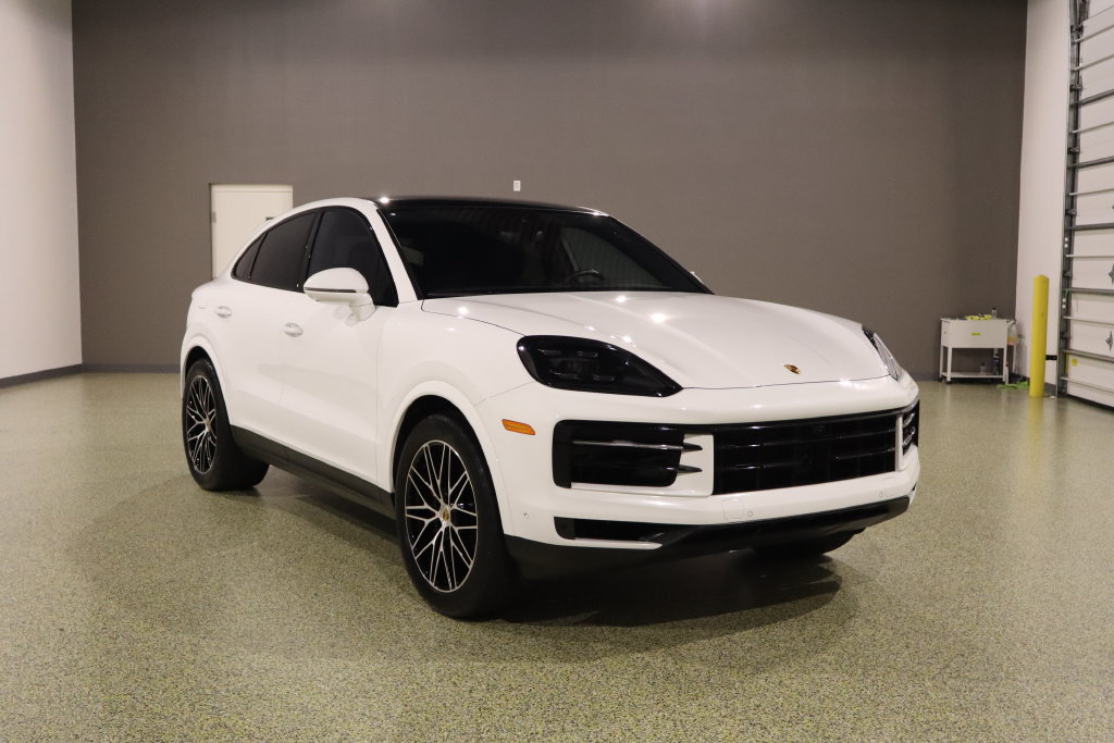 Used 2024 Porsche Cayenne Coupe AWD/4WD image 1