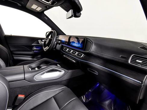 Certified 2025 Mercedes-Benz GLS 580 4MATIC image 36