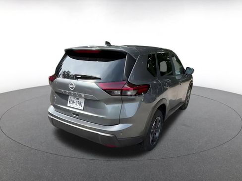 Used 2025 Nissan Rogue SV FWD image 13