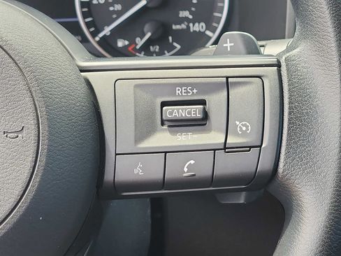 Used 2023 Nissan Rogue S AWD/4WD image 21