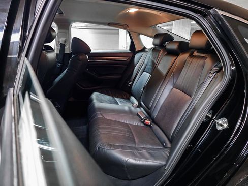 Certified 2018 Honda Accord Touring image 23