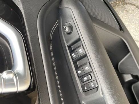Used 2023 Jeep Compass Latitude w/ Convenience Group AWD/4WD image 23