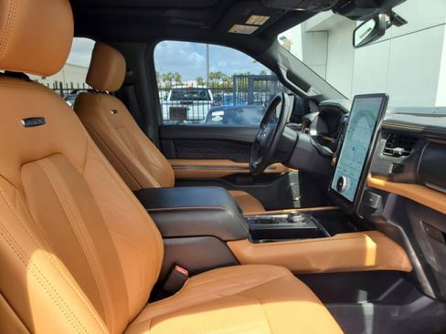 Certified 2022 Ford Expedition Max Platinum RWD image 38