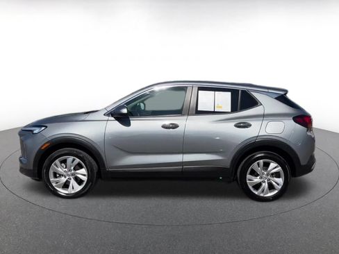 Used 2025 Buick Encore GX Preferred AWD/4WD image 9