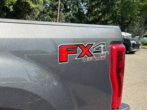 Used 2017 Ford F350 XLT w/ XLT Premium Package AWD/4WD image 19