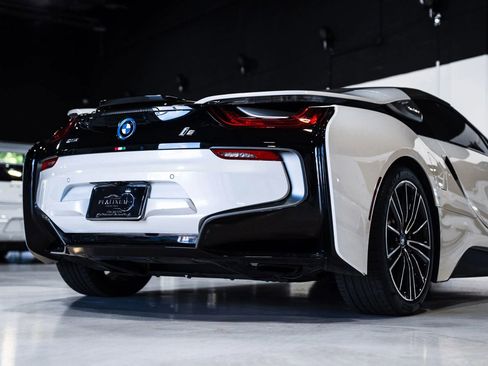 Used 2019 BMW i8 Roadster AWD/4WD image 30