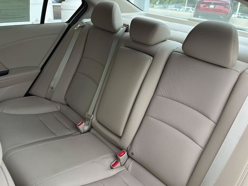 Used 2017 Honda Accord EX-L image 32