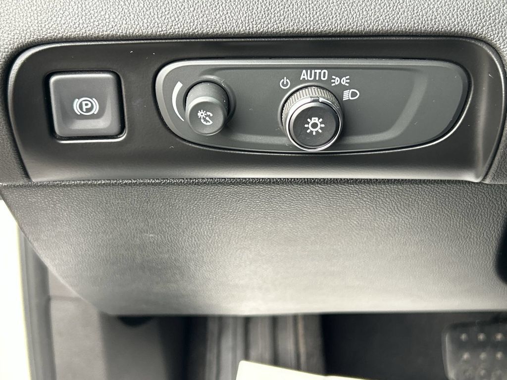 Used 2020 Buick Enclave Avenir w/ Avenir Technology Package FWD image 18