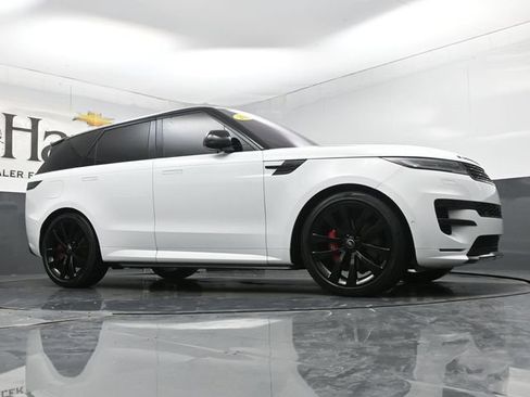 Used 2023 Land Rover Range Rover Sport SE Dynamic AWD/4WD image 2
