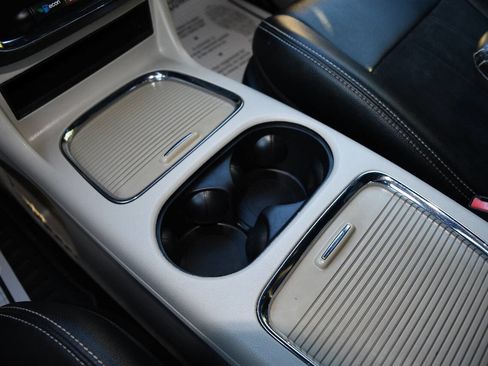 Used 2019 Dodge Grand Caravan SXT image 39