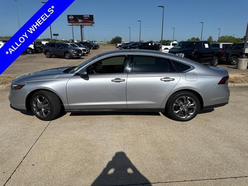 Used 2023 Honda Accord EX image 3