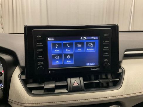 Used 2020 Toyota RAV4 XLE image 21