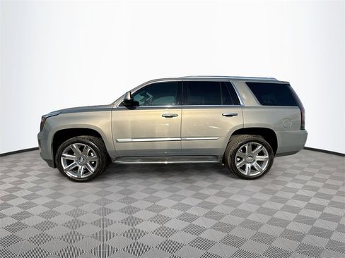 Used 2018 Cadillac Escalade Luxury image 5