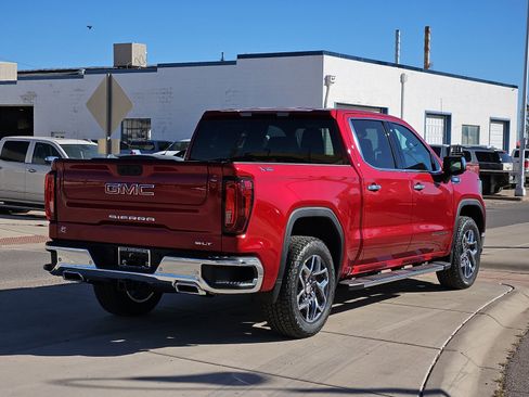 New 2026 GMC Sierra 1500 SLT image 4