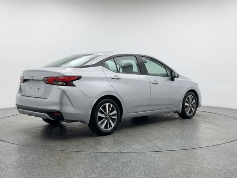 Used 2025 Nissan Versa SV FWD image 9