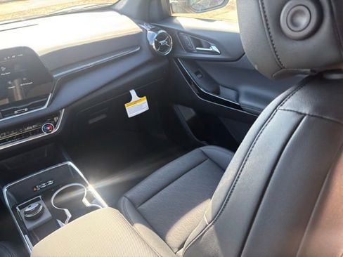 New 2026 Chevrolet Equinox LT w/ Convenience Package II image 23