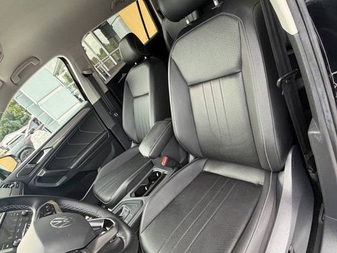Used 2023 Volkswagen Tiguan SE FWD image 17