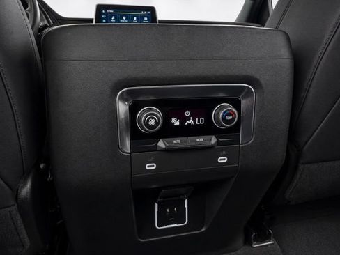 Used 2023 Chevrolet Tahoe LT AWD/4WD image 33