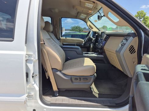 Used 2015 Ford F250 Lariat w/ Lariat Interior Package AWD/4WD image 8