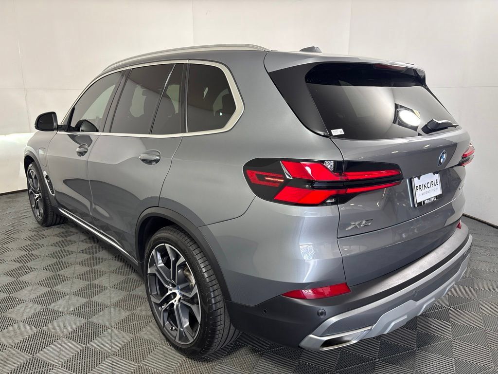Certified 2024 BMW X5 xDrive50e w/ Premium Package AWD/4WD image 7